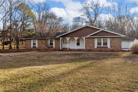 16 Shamblin Rd, Florissant, MO 63034