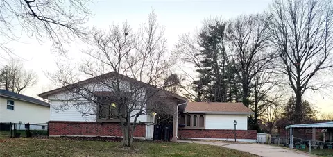 11381 Bristol Rock Rd, Florissant, MO 63033