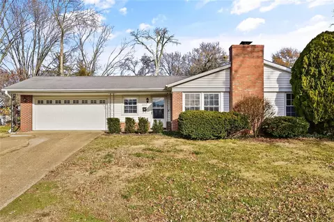 2265 La Grange Dr, Florissant, MO 63031