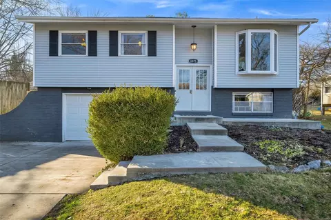 6075 Gettysburg Estates Dr, Saint Louis, MO 63129