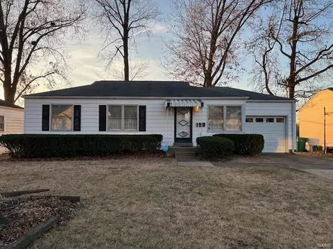 10335 Ewell Dr, Saint Louis, MO 63137