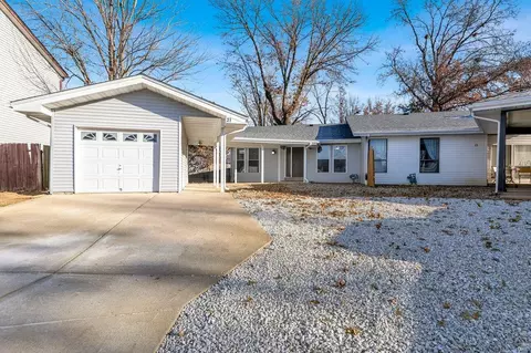 21 Spring Song Ct, Saint Peters, MO 63376