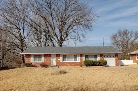 9905 Norwich Dr, Saint Louis, MO 63137