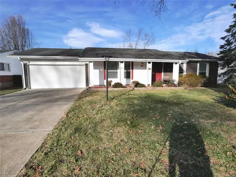 3028 Westminster Dr, Florissant, MO 63033