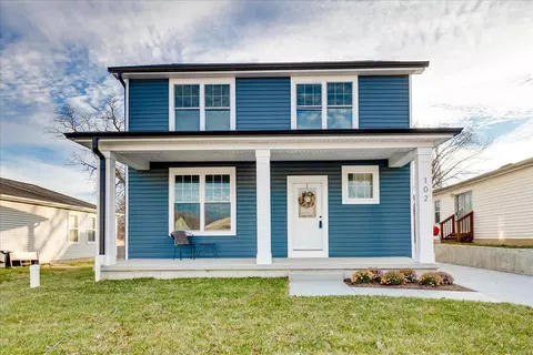 102 Reasnor Ave, Webster Groves, MO 63119
