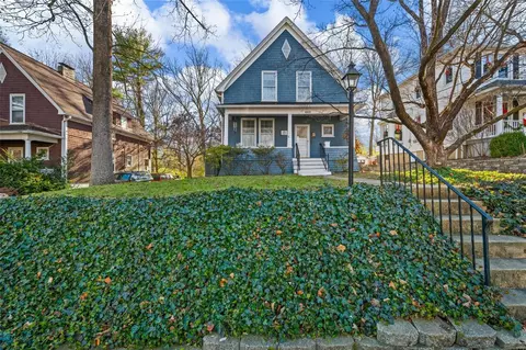 662 Elmwood Ave, Webster Groves, MO 63119