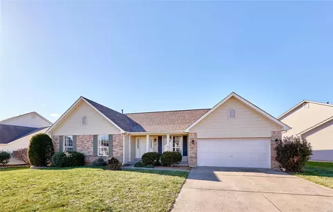 39 Meadow Spring Dr, Saint Charles, MO 63303
