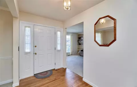 39 Meadow Spring Dr, Saint Charles, MO 63303 photo 3