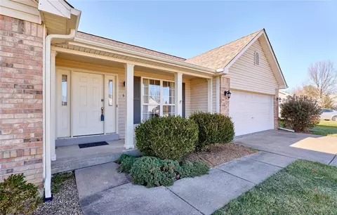 39 Meadow Spring Dr, Saint Charles, MO 63303 photo 2