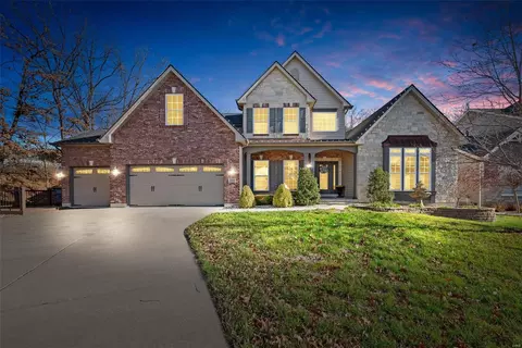 318 Parkview Manor Ln, Wentzville, MO 63385