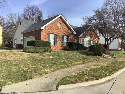 3921 Affirmed Dr, Florissant, MO 63034