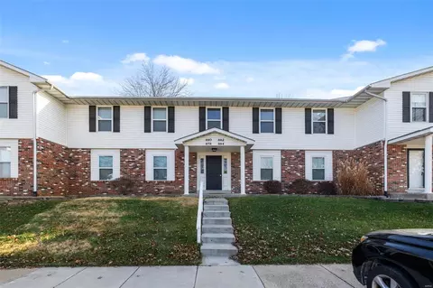 882 Boca Raton Dr #D, Saint Peters, MO 63376