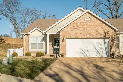 5511 Johnson Crossing Dr, Saint Louis, MO 63129