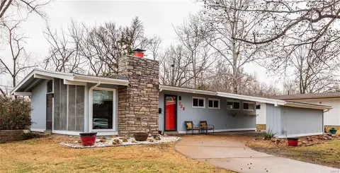 723 Paddock Ct, Saint Louis, MO 63126