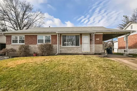 7951 Croydon Dr, Saint Louis, MO 63123
