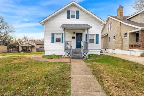 4022 Walsh St, Saint Louis, MO 63116