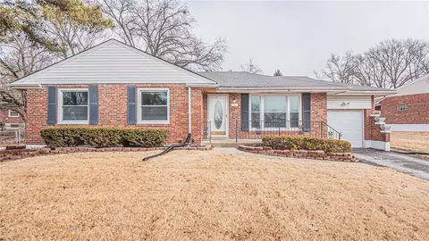 1209 Hamlet Ct, Saint Louis, MO 63137