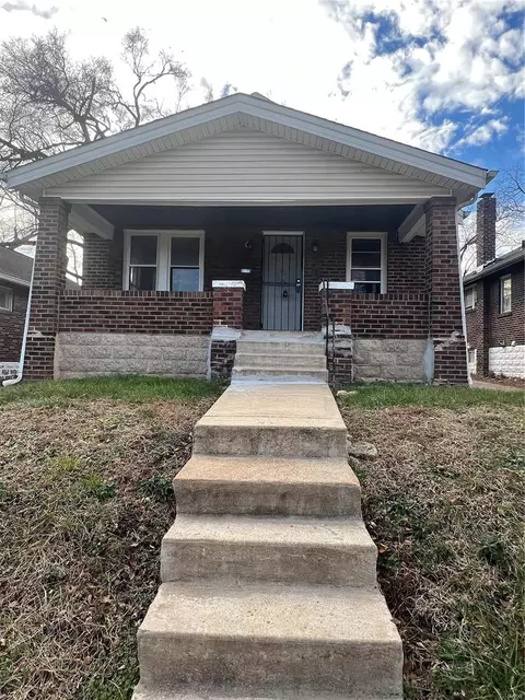 6104 Huntsville Ave, Saint Louis, MO 63120