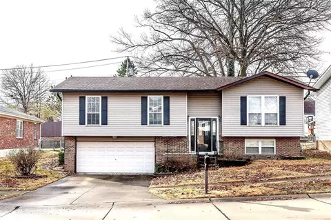 6820 Casselberry Ct, Saint Louis, MO 63123