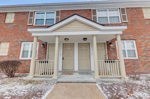 1404 Thrush Pl, Saint Louis, MO 63144