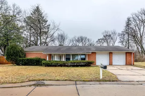 11400 Surf Side Dr, Saint Louis, MO 63138