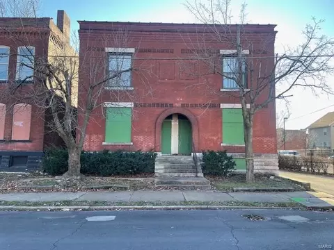 4374 Lee Ave, Saint Louis, MO 63115