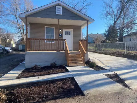 9526 Rembold Ave, Saint Louis, MO 63125