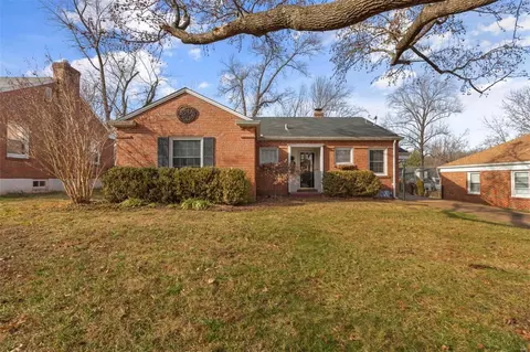417 S Old Orchard Ave, Webster Groves, MO 63119