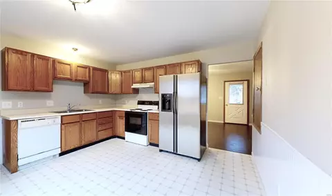 2317 Amarillo Dr, O'fallon, MO 63368 photo 3