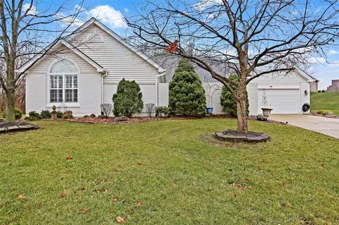 26 Autumn Meadow Ct, Lake Saint Louis, MO 63367