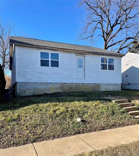 2211 Prather Ave, Saint Louis, MO 63139