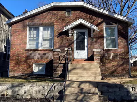 919 Iron St, Saint Louis, MO 63111