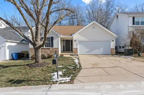 325 Westwind Estates Ln, Valley Park, MO 63088