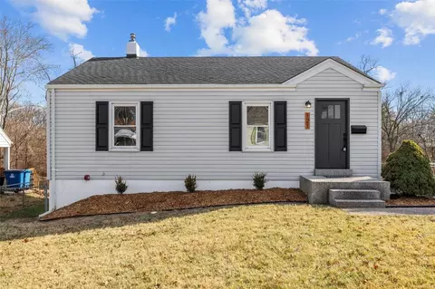 121 Betty Jean Ln, Saint Louis, MO 63125