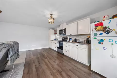 Kitchen - 328 Burning Brook Dr, O'fallon, MO 63366 photo 4 of 8