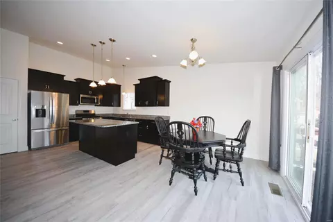 Kitchen - 328 Burning Brook Dr, O'fallon, MO 63366 photo 2 of 8