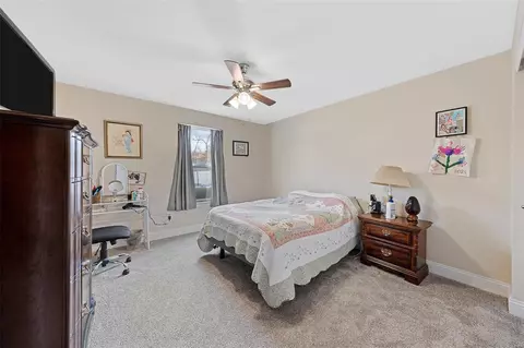 Bedroom - 328 Burning Brook Dr, O'fallon, MO 63366 photo 4 of 6
