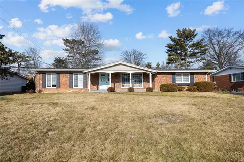 824 Westwood Dr, Ballwin, MO 63011