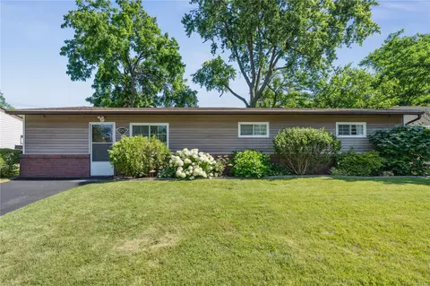9247 Bataan Dr, Saint Louis, MO 63134