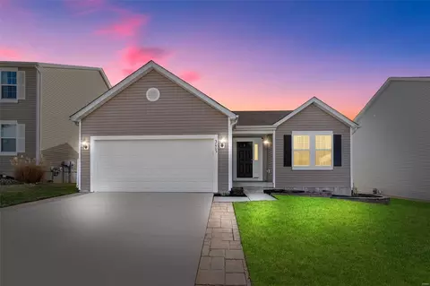 3003 Preston Woods Trl, Lake Saint Louis, MO 63367