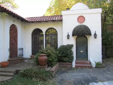 920 Tuxedo Blvd, Saint Louis, MO 63119