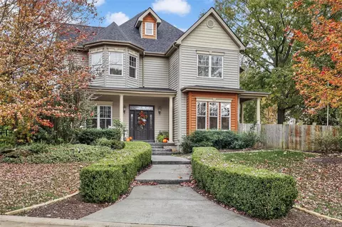 2 Legacy Estates Ln, Saint Peters, MO 63376