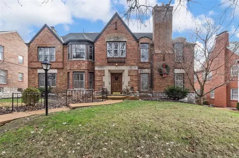 7520 Wellington Way #3, Saint Louis, MO 63105