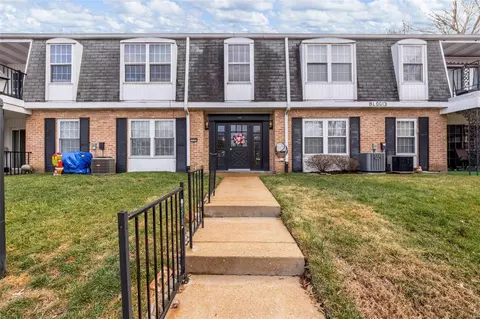 1680 Herault Pl #G, Saint Louis, MO 63125