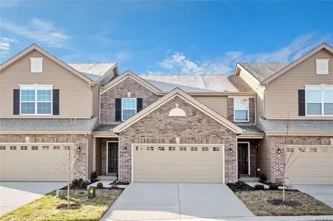 102 Deer Grove Ct, Saint Peters, MO 63376
