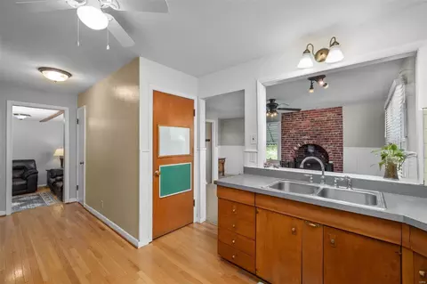 Kitchen - 201 Old Ballwin Rd, Ballwin, MO 63021 photo 1 of 4