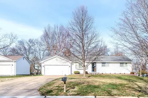 1385 Marsh Ave, Ellisville, MO 63011