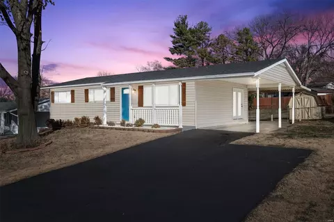3352 Clemens Dr, Saint Charles, MO 63301