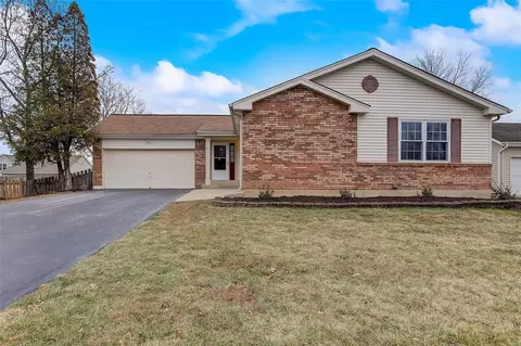 14 Applehill Ct, Saint Peters, MO 63376