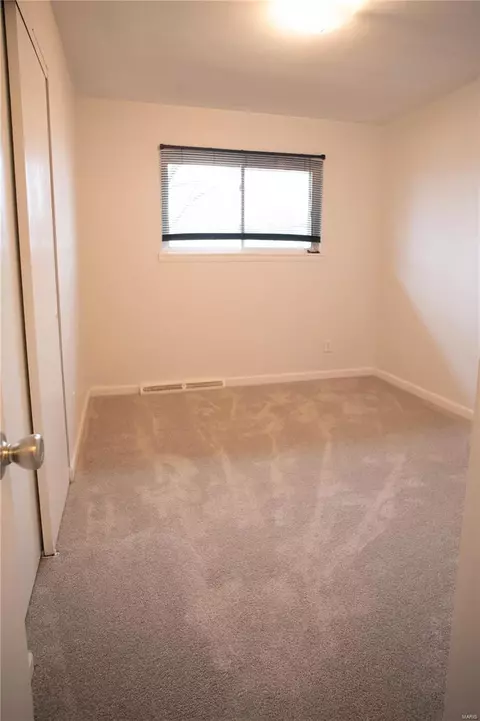 2445 Pinehurst Dr, Overland, MO 63114 photo 8